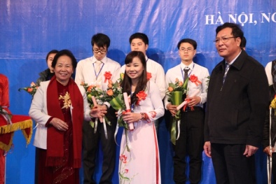 Trao giải “Tài năng khoa học trẻ Việt Nam” năm 2013